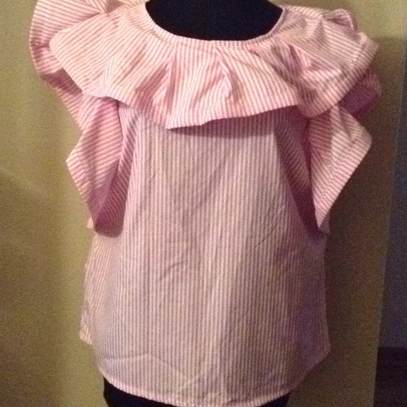 Plus Flutter Sleeve Top - Picture 3 of 3